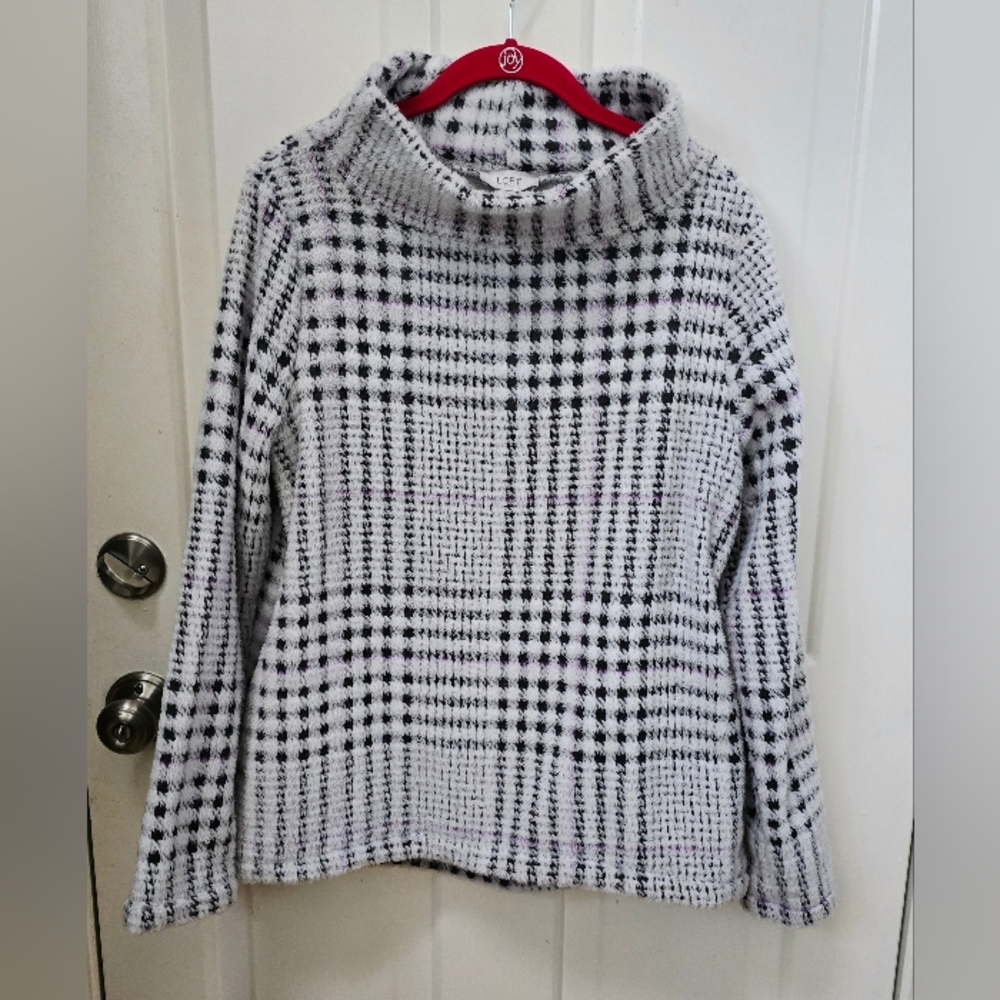 Loft OutletCozy Black and White Plaid Turtleneck Sweater Size M